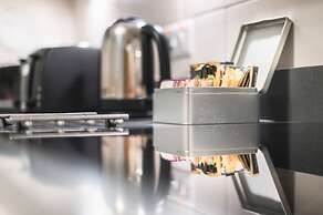 The Knight Residence Apartments by Mansley