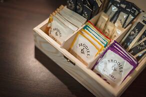 The Knight Residence Apartments by Mansley