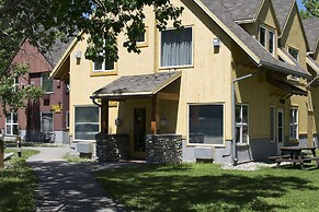 Waterton Lakes Lodge Resort