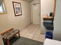 Waterton Lakes Lodge Resort