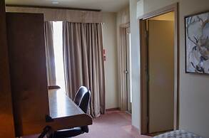 Waterton Lakes Lodge Resort