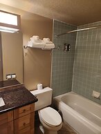 Waterton Lakes Lodge Resort