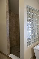 Waterton Lakes Lodge Resort