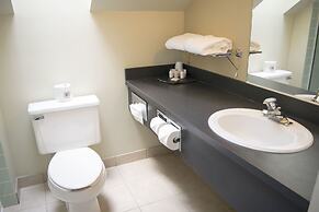 Waterton Lakes Lodge Resort