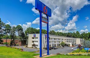 Motel 6 Norcross, GA