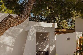 Minos Beach Art Hotel, a Member of Design Hotels