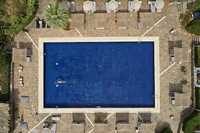 Minos Beach Art Hotel, a Member of Design Hotels