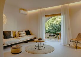 Minos Beach Art Hotel, a Member of Design Hotels