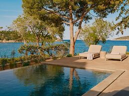 Minos Beach Art Hotel, a Member of Design Hotels