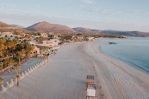 Buena Vista Oceanfront & Hot Springs Resort