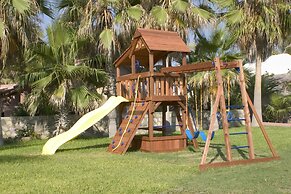 Buena Vista Oceanfront & Hot Springs Resort