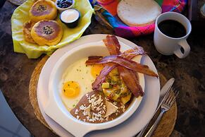 Buena Vista Oceanfront & Hot Springs Resort