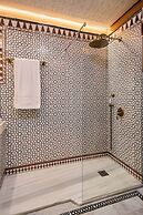 Alhambra Palace Hotel