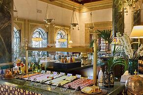 Hotel Alhambra Palace