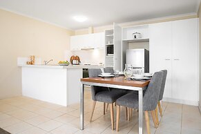 MainStay Suites Kew