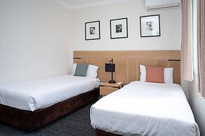 MainStay Suites Kew
