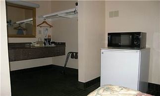 FairBridge Inn & Suites McDonough