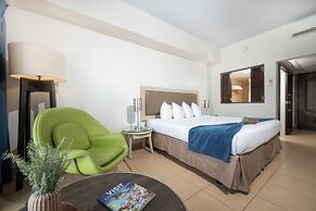 Windward Passage Hotel