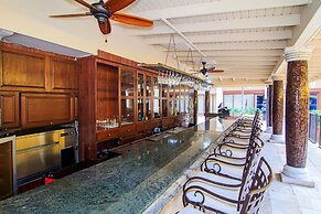 Windward Passage Hotel