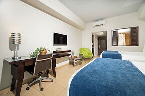 Windward Passage Hotel