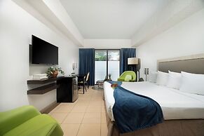 Windward Passage Hotel