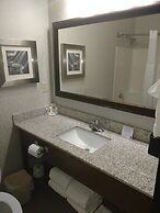 Comfort Inn & Suites Market - Airport