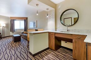 Comfort Inn & Suites Market - Airport