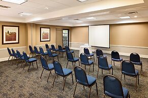Holiday Inn Express & Suites Alpharetta - Windward Parkway by IHG