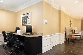 Holiday Inn Express & Suites Alpharetta - Windward Parkway by IHG