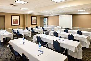 Holiday Inn Express & Suites Alpharetta - Windward Parkway by IHG
