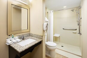 Holiday Inn Express & Suites Alpharetta - Windward Parkway by IHG
