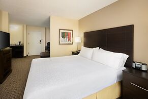 Holiday Inn Express & Suites Alpharetta - Windward Parkway by IHG