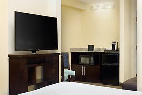 Holiday Inn Express & Suites Alpharetta - Windward Parkway by IHG