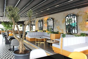 AHC Old City Hotel