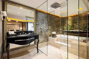 AHC Old City Hotel