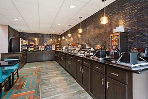 Best Western Bradbury Inn & Suites