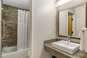 Best Western Plus Riverfront Hotel & Suites