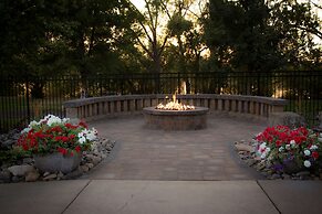 Best Western Plus Riverfront Hotel & Suites