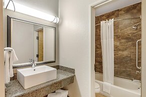 Best Western Plus Riverfront Hotel & Suites