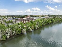 Best Western Plus Riverfront Hotel & Suites