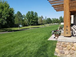 Best Western Plus Riverfront Hotel & Suites