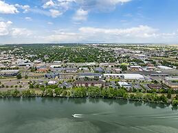 Best Western Plus Riverfront Hotel & Suites