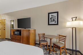 Best Western Plus Riverfront Hotel & Suites