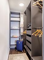 All-Movie Hotel