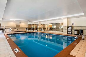 Comfort Inn & Suites near Six Flags