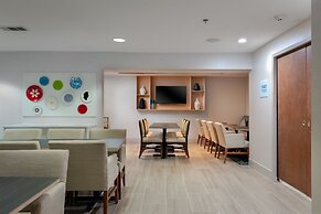 Holiday Inn Express Alpharetta - Roswell by IHG