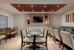 Holiday Inn Express Alpharetta - Roswell by IHG