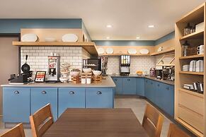 Country Inn & Suites by Radisson, Lawrenceville, GA