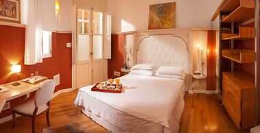 1555 Malabia House Hotel