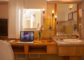 1555 Malabia House Hotel